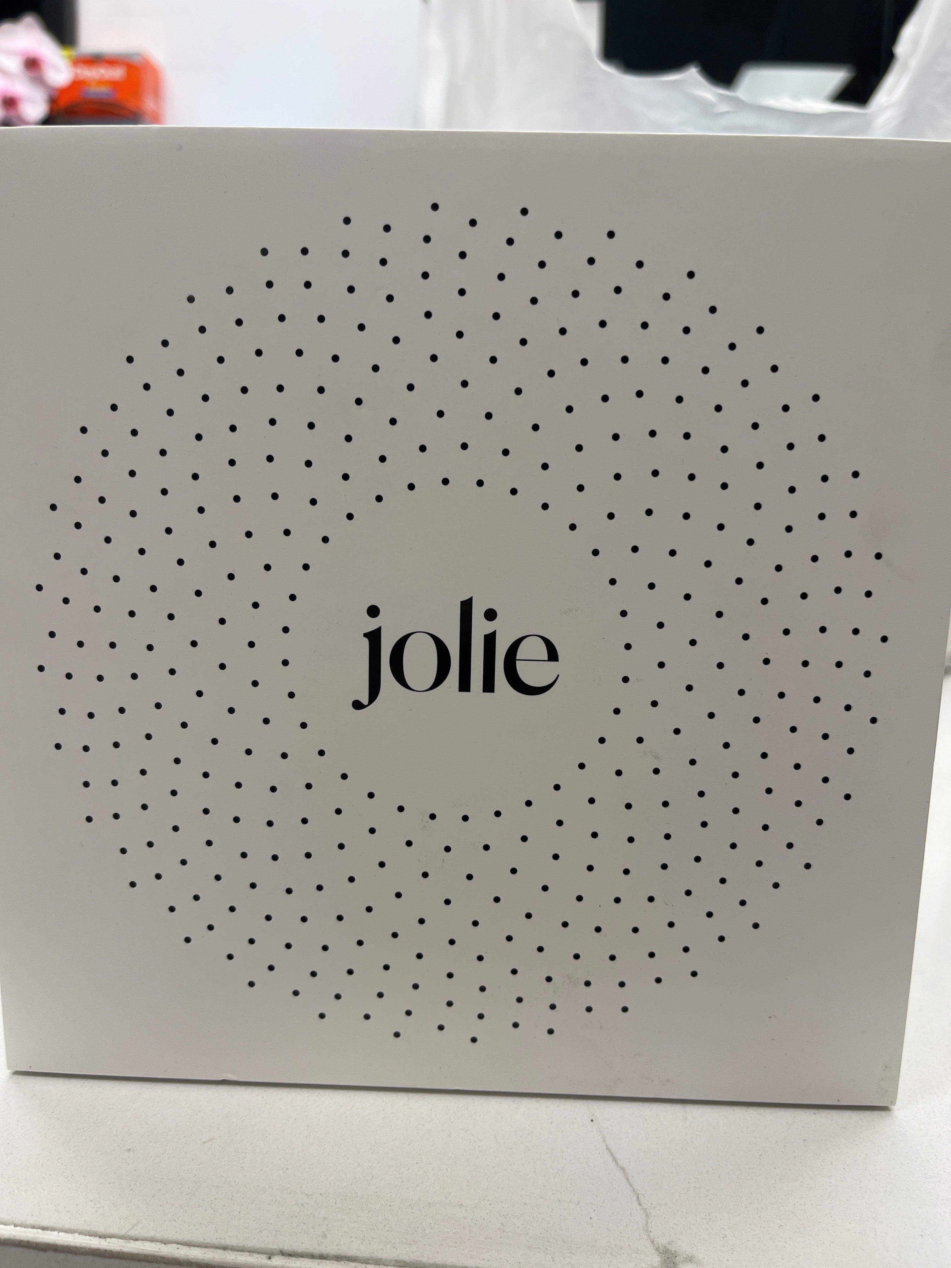 Jolie showerhead
